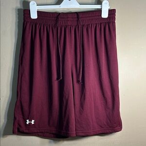 Under Armour Maroon Athletic Basketball Below the knee Shorts Size XL.